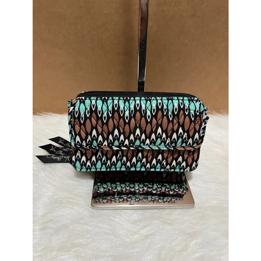 Vera Bradley Zip Around Wallet Sierra Stream Retired Pattern Organizer